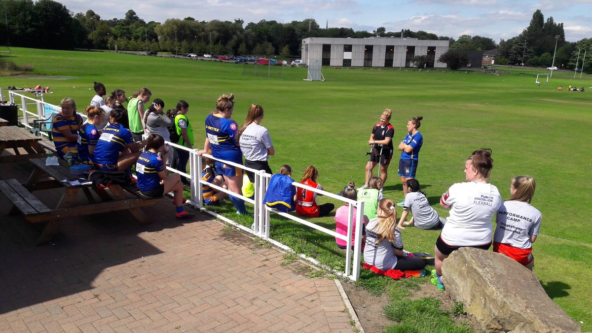 RugbyLeeds's tweet photo. Great day @OultonRaiders for the Girls U12's-14's Camp thanks to @DanikaPriim for coming to meet the girls 🏉 some great skills + attitudes! https://t.co/ZGrmZrmA8N