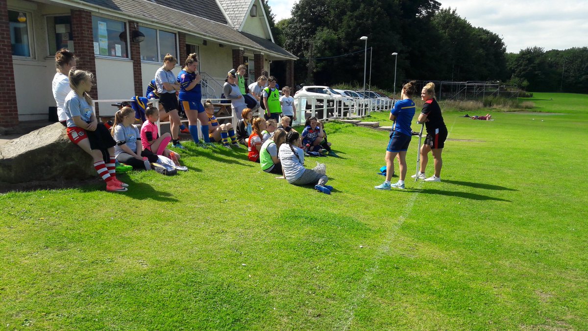 RugbyLeeds's tweet photo. Great day @OultonRaiders for the Girls U12's-14's Camp thanks to @DanikaPriim for coming to meet the girls 🏉 some great skills + attitudes! https://t.co/ZGrmZrmA8N