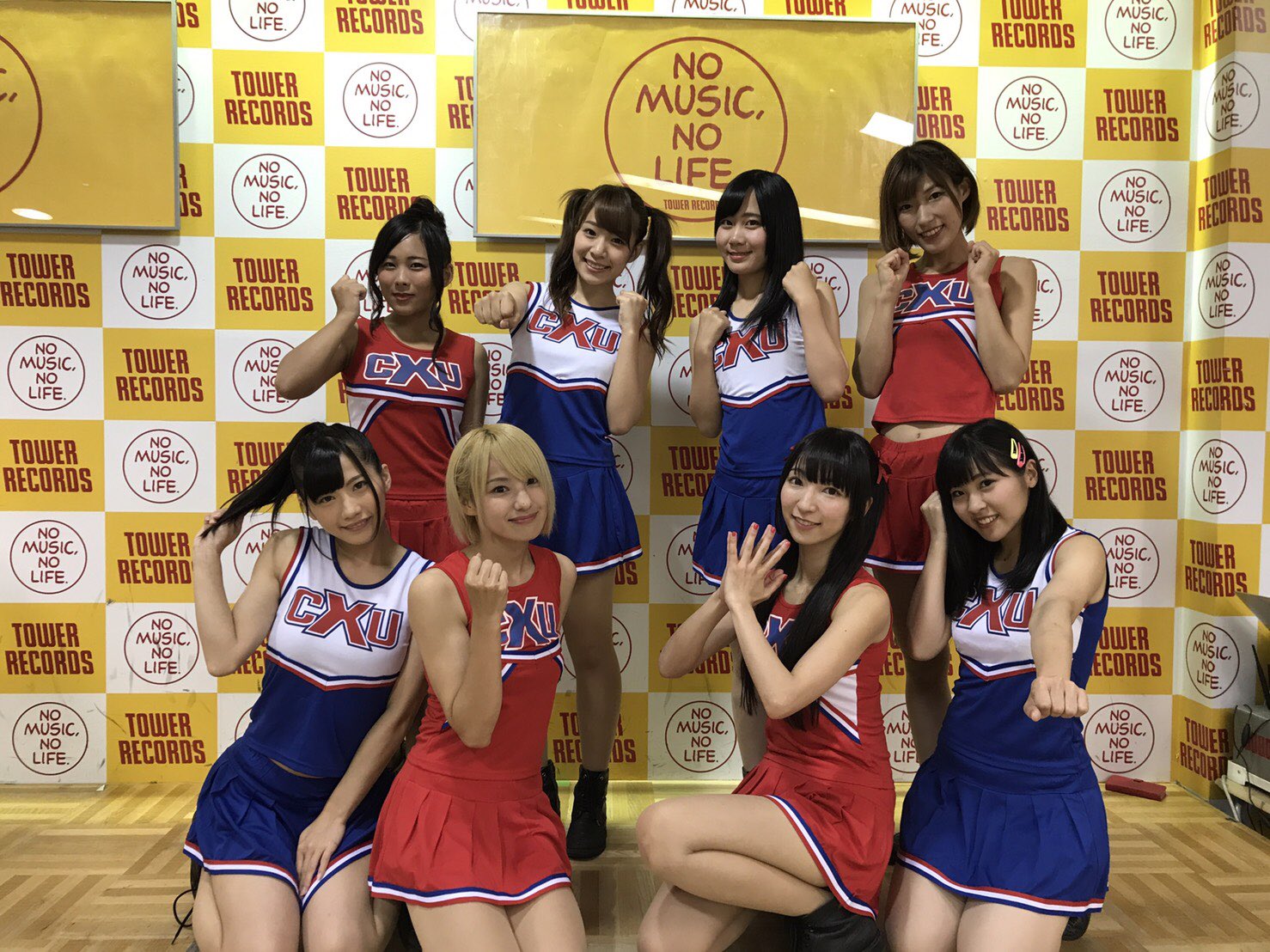 らぶたん Krd8 タワレコ新宿店さんに来てくださった皆さん ありがとうございましたっ 今日は 関西でも好評だった チアリーダー 私的にはポニーテールがチアっぽい髪型かな って思うんだけど みんな的にはどの髪型が ぽい と思う W ๑
