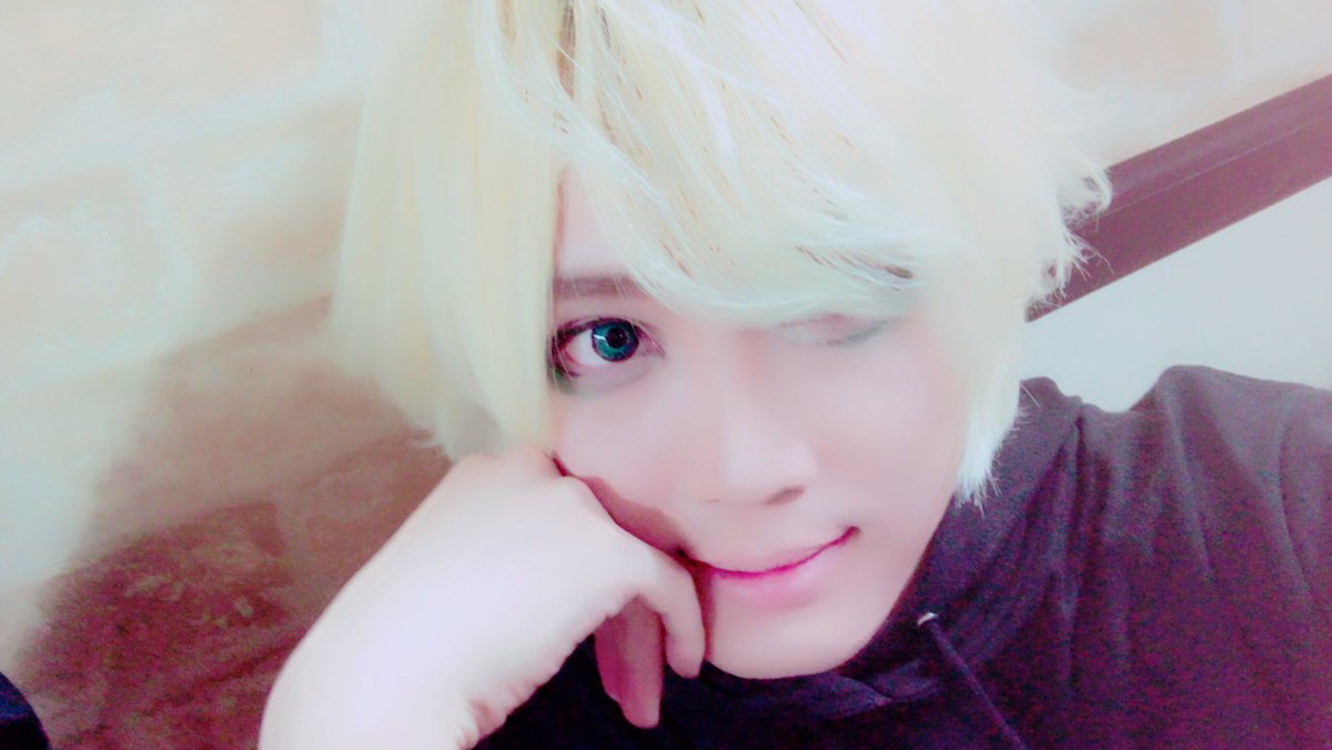 8/14スタバボーイズっした！
リアルエバラップを最後に聴けたので良かった！久しぶりやった我が曲は
最高でした(｀・ω・´)
彼は今後絶対領域で頑張るみたいだからよろしくー！そろそろガチで抹茶ふらぺちる💓