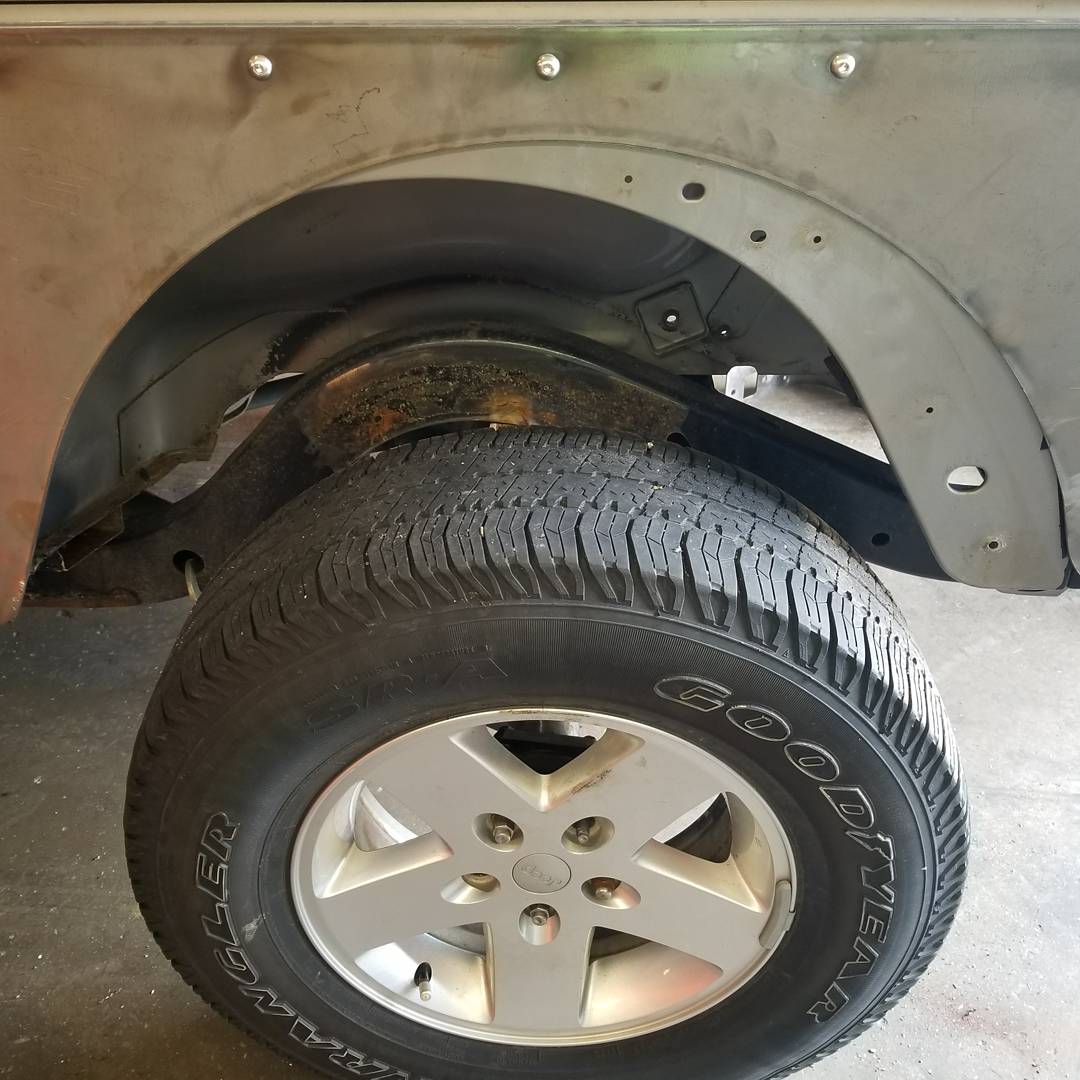 TNTCUSTOMSMFG's tweet photo. It's your Monday morning stretch with TNT. This Monday we are doing #sheetmetalmustdie stretch. #tntcustoms #masteryourterrain #madeinusa🇺🇸 https://t.co/EgGQZW9cQ4