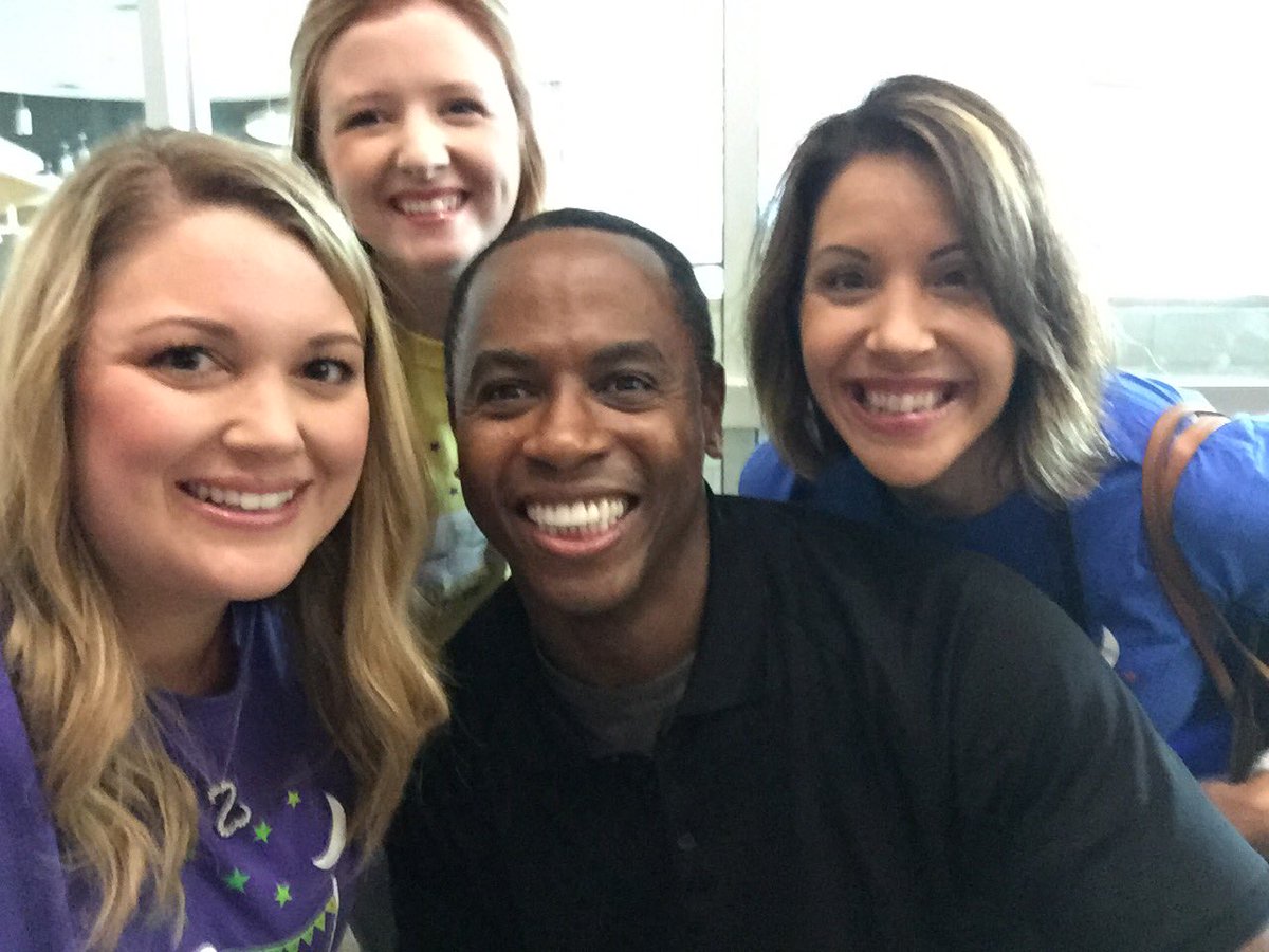 HuntersCampers's tweet photo. @ShaulaShaffer @docspeaks @mrsgilmo Spreading Love, Light, &amp; Insight! #bisdinspires #aandlearns @Lindsey__Byrd https://t.co/Qim31cJOZo