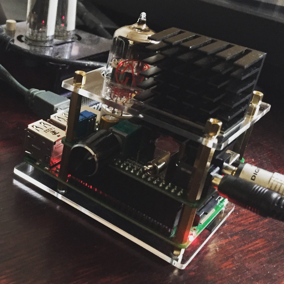 orderoftheflame's tweet image. A free Monday evening for me. TV off, music on. The @Pi2Design Amp + @volumio today. Bliss