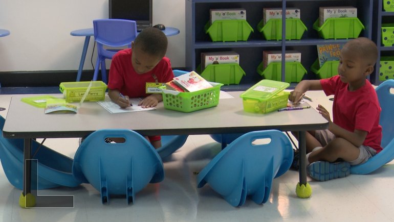 MadCoSchools's tweet photo. Benita Moyers from @MtCarmelElem is being recognized for her classrooms “flexible seating" #BeBoldMCSS @whnt https://t.co/SiQUdFMFHa https://t.co/JbIpbNkFoj