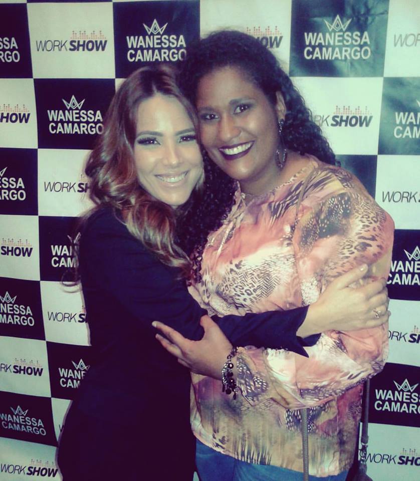 Luciene_Emidio's tweet image. E depois de 16 anos, o sonho de conhecer ela foi realizado. Sonho de 2001, realizado em 2017. 😍
#AmoMuito @WanessaCamargo ❤️
#Diva #SuperFã