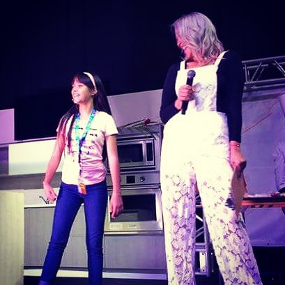 chefesolorzano's tweet photo. Momentos maravillosos. Animando con mi @chiquichefmia el #FestivalGastronómicoIBC.
@Presenciapr @Loveoporaqui @laxpr https://t.co/q2JNk0juyh