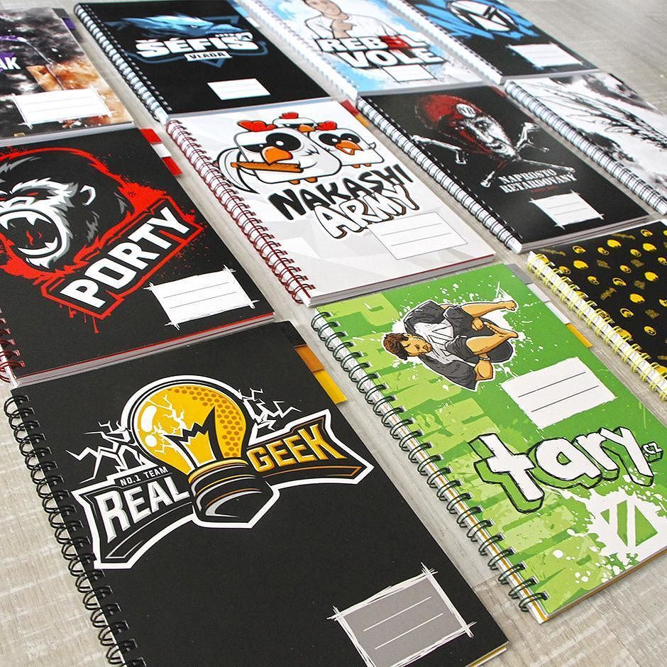 RealGeekShop's tweet photo. Už zítra! Největší youtuberská BACK TO SCHOOL edice se objeví na https://t.co/2HyOV1D78F 15. 8. v 18:00!!! ☝

#realgeek #portymerch #nakash… https://t.co/r2uI45P5Lv