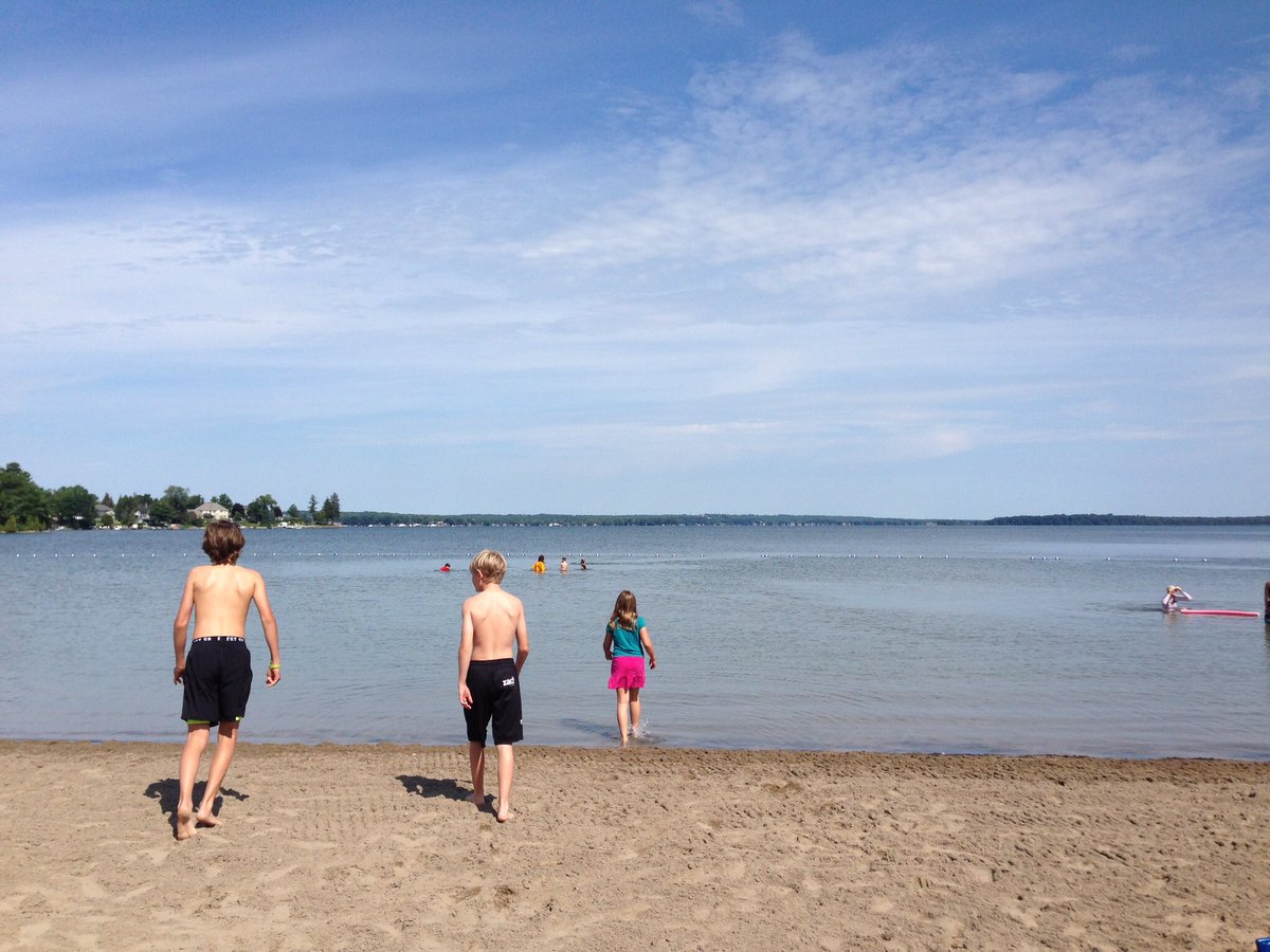 ZachMakesTracks's tweet photo. Day 2 is DONE! And we even slipped in a swim in #Orillia and a picnic in the park! #GoZachGo #youthmentalhealth #BloomHealth #Barrie https://t.co/Fm2FoB3Obn
