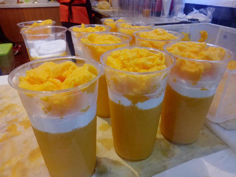 detikcom's tweet photo. Ini Dia 6 Gerai Minuman dan Es Mangga yang Sedang Populer! https://t.co/bCKlpWb7UO via @detikfood https://t.co/FFji0y68ge