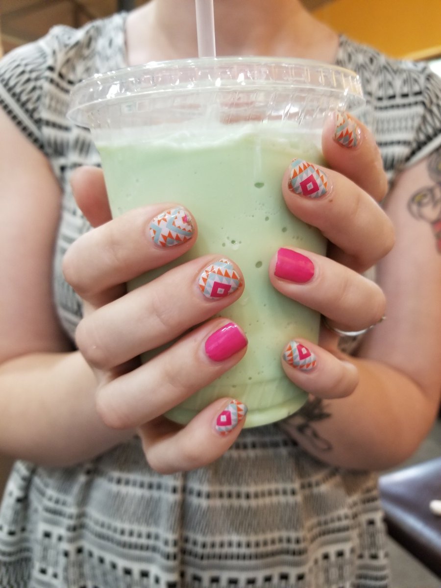VidaCoffeeCo's tweet photo. When your nails matcha your drink! See what I did there?? #baristahumor https://t.co/6gdSZbGNFi