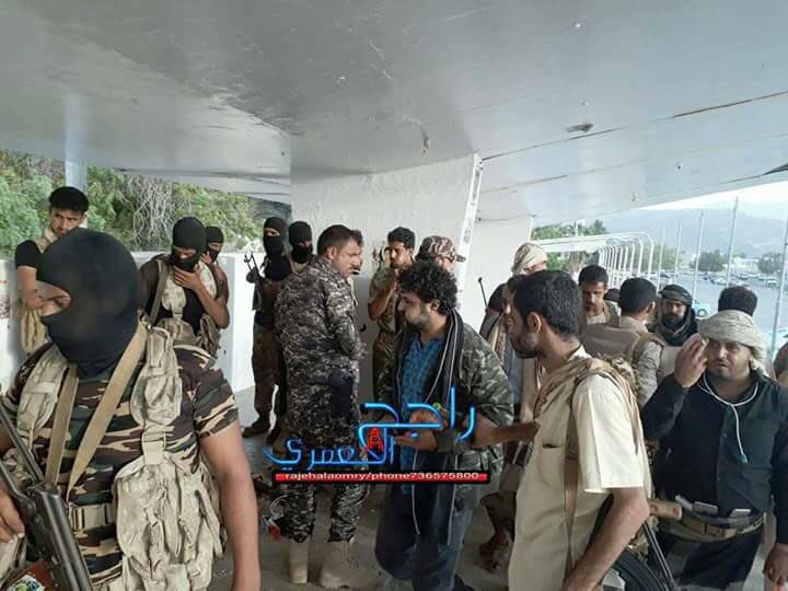 NajTV's tweet photo. Military leaders from #Yafea in #Aden , demanding the names of those who killed the security director of #Rusod area within 24 hours
#Yemen https://t.co/wyaWaEG7dS