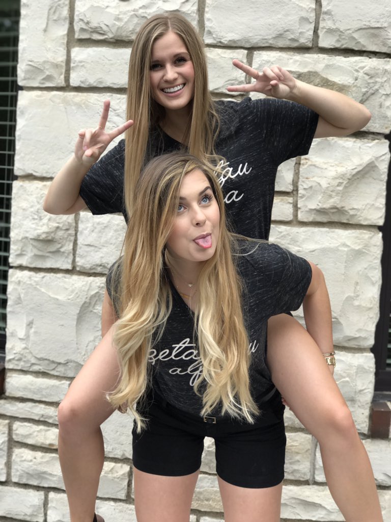 CassandraaLynnn's tweet photo. Last recruitment day 1 😿#kstaterecruitment2017 https://t.co/aOJCMG1Dfj