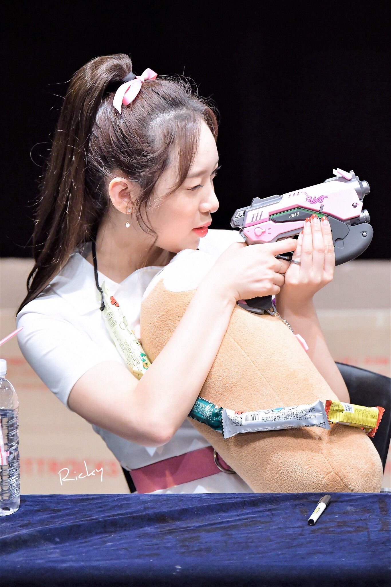 DHNG7RdVwAE5btT.jpg:orig