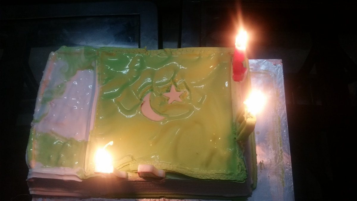 ghazala115's tweet photo. جشن آزادی مبارک.
اللہ ہمارے پاکستان کو ہمیشہ قائم و دائم رکھے
آمین
شکریہ پاکستان 
پاکستان شکریہ
 آزادی کیک
❤😚😍 https://t.co/2nNBKW0hRu