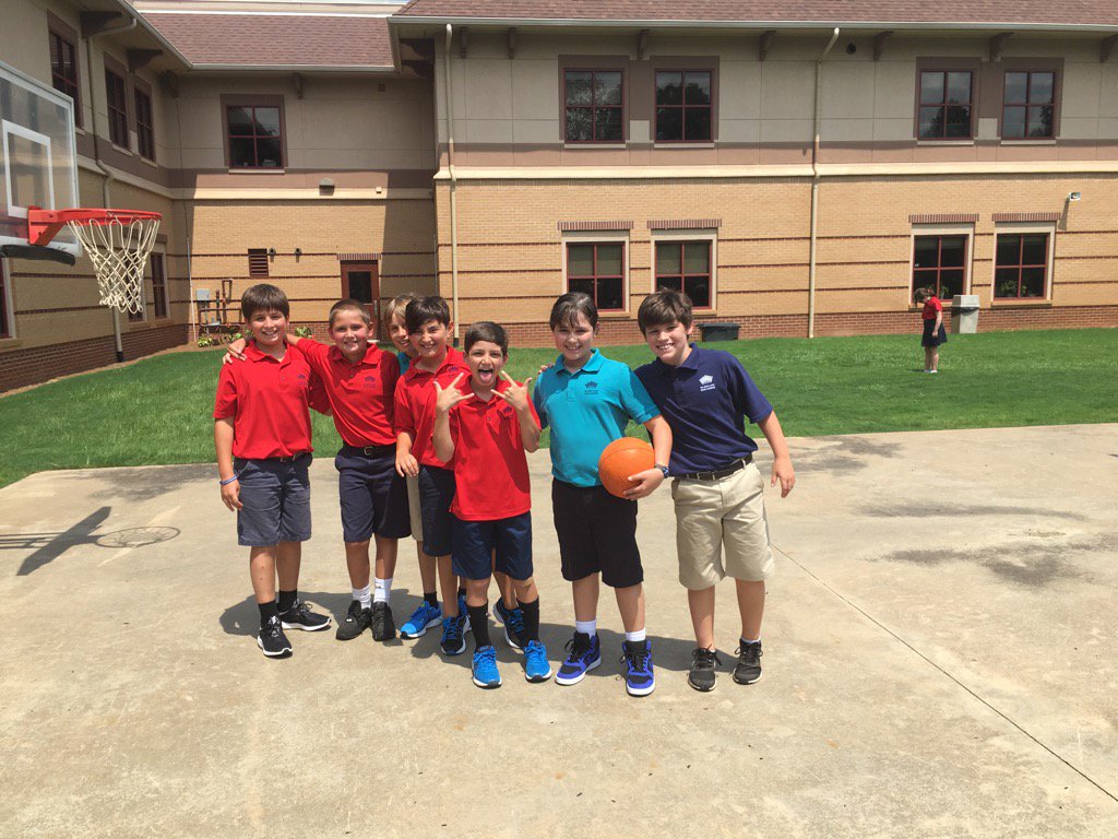 #davis5 Recess fun in the Basketball Court