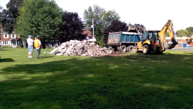 #BREAKING: Cornwall cemetery monument destroyed bit.ly/2uVkrBS @littlehist0rian https://t.co/ySYpPVIida