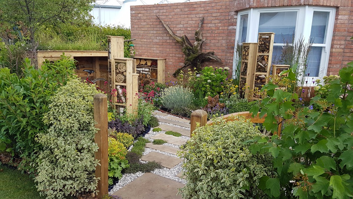 joinusoutside's tweet photo. Our award winning @BBCGWLive #livinginsync garden in new home at Smarty Pants nursery E15 @The_APL #urbanwildlife #joinusoutside https://t.co/49CSakAlig