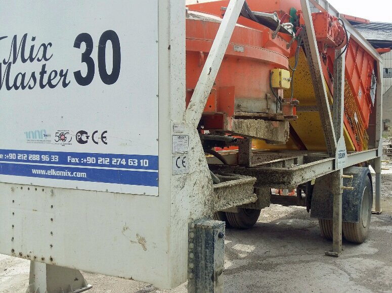 TGlobalPlant's tweet photo. New in stock - Elkon Concrete Batching Plant. The Mixmaster 30 is site towable, made in 2015 with only 200 hours>> https://t.co/OG87MgjQE5 https://t.co/5QELwg2FcX