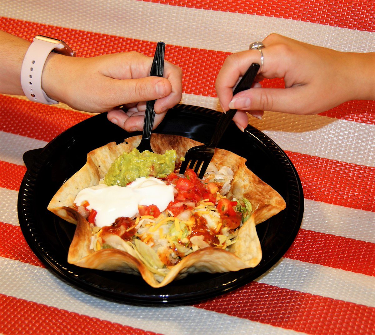 Can you think of anything better than a freshly made Taco Salad for your #MeatlessMonday?  #VegetariansWelcome!  #TacoDelMar