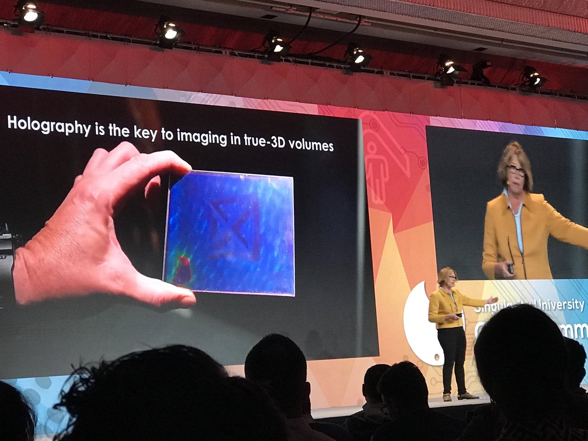 zoonromanticon's tweet image. Holography: Its (freakin') bigger in the inside #gsummit #FutureOfOptics - crowd.cc/s/12Ary