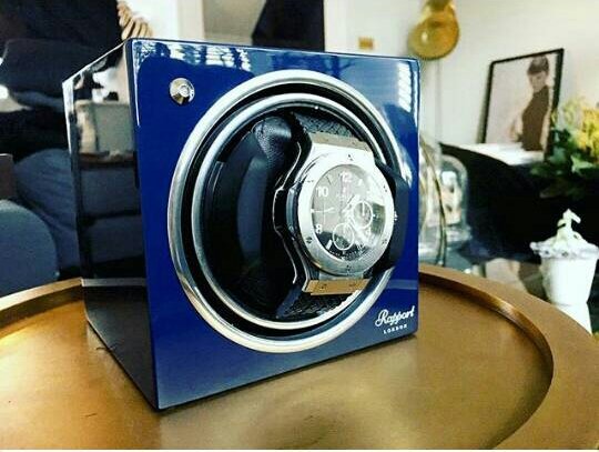 AdnarRobati's tweet image. #Evolutionrange #WatchWinder mono cube winders #function by mimic movement of one&apos;s wrist #constructed in wood,finished with #lacquer coats