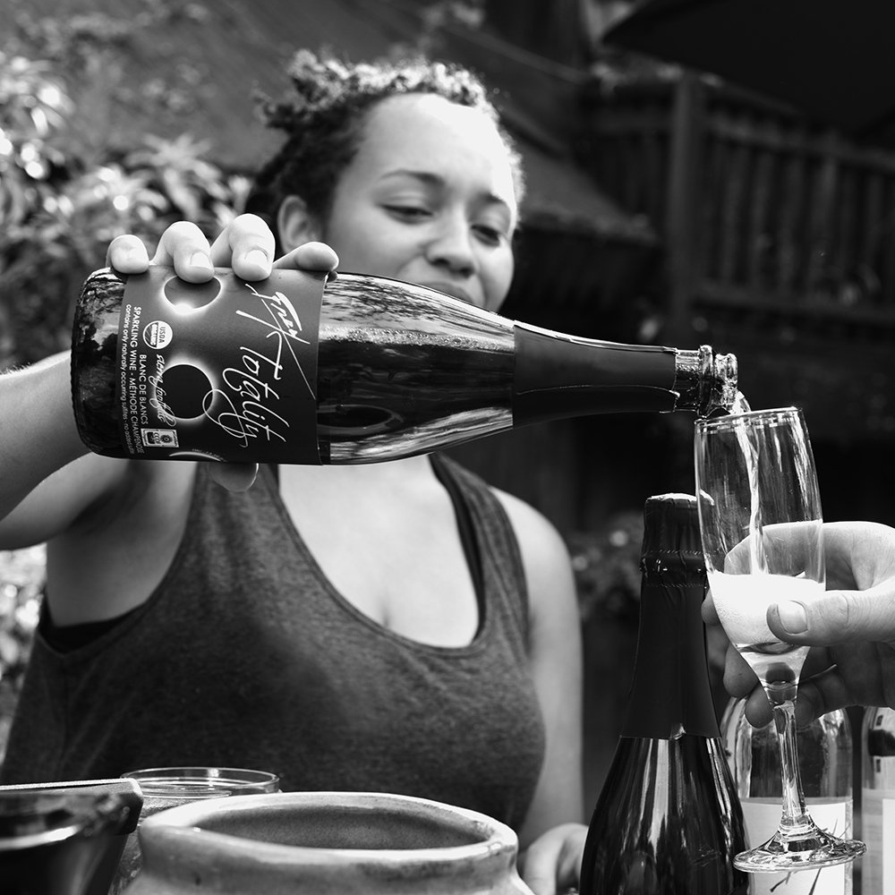 FreyWine's tweet image. One week until the #GreatAmericanEclipse do you have your celebration wines? ow.ly/y6N630elLhW