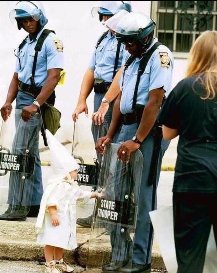 IModel4Me's tweet photo. Her Parents: You want to play dress up and wear your "Princess Costume, pumpkin?" Little Girl: Yes! Parents: Good Girl #ShesInnocent😔😔😔 https://t.co/uPJO1hAQWK
