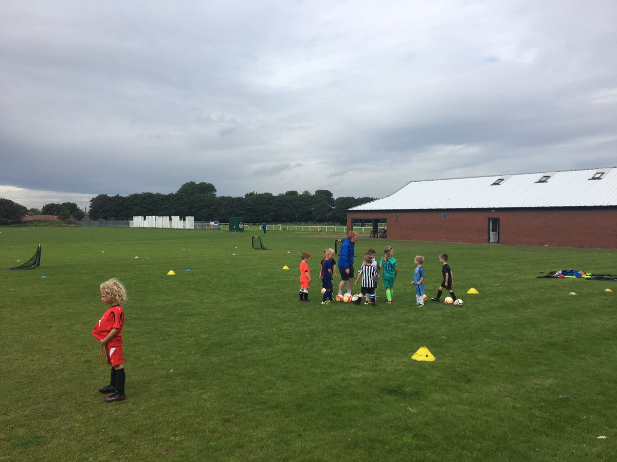 PinpointU8's tweet photo. Fantastic day at the  Paul Newsome football camp hosted at our clubhouse https://t.co/TkKAjQlg8g
