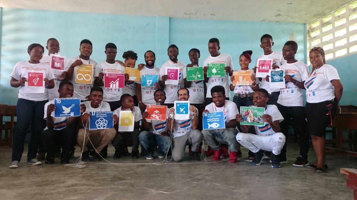 #Haïti Les jeunes Haïtiens au cœur du dialogue pour le développement durable et la paix #YouthDay #Youth4Peace ht.one.un.org/content/unct/h…