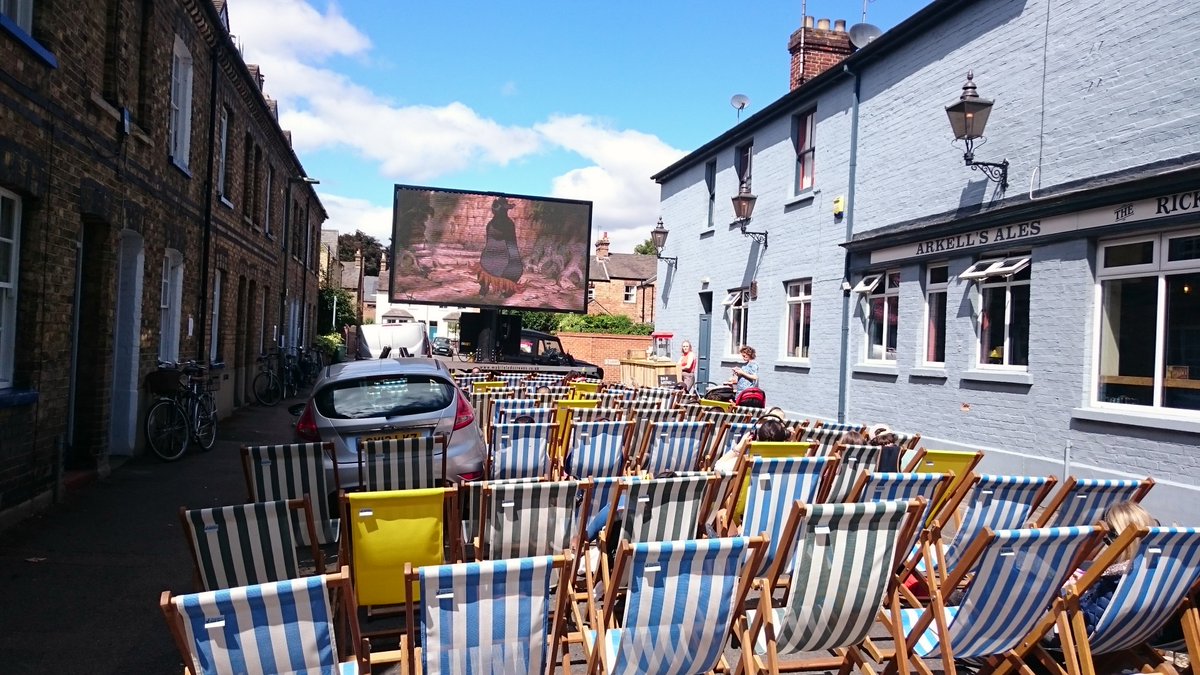 Lucy Catchpole (@queenofjericho) on Twitter photo Round the corner from us on Cranham Terrace on Saturday, open air cinema thanks to <a href="/RicketyPress/">The Rickety Press</a>. Toddler was ๐ #TheJungleBook
#streetphoto Round the corner from us on Cranham Terrace on Saturday, open air cinema thanks to <a href="/RicketyPress/">The Rickety Press</a>. Toddler was ๐ #TheJungleBook
#streetphoto