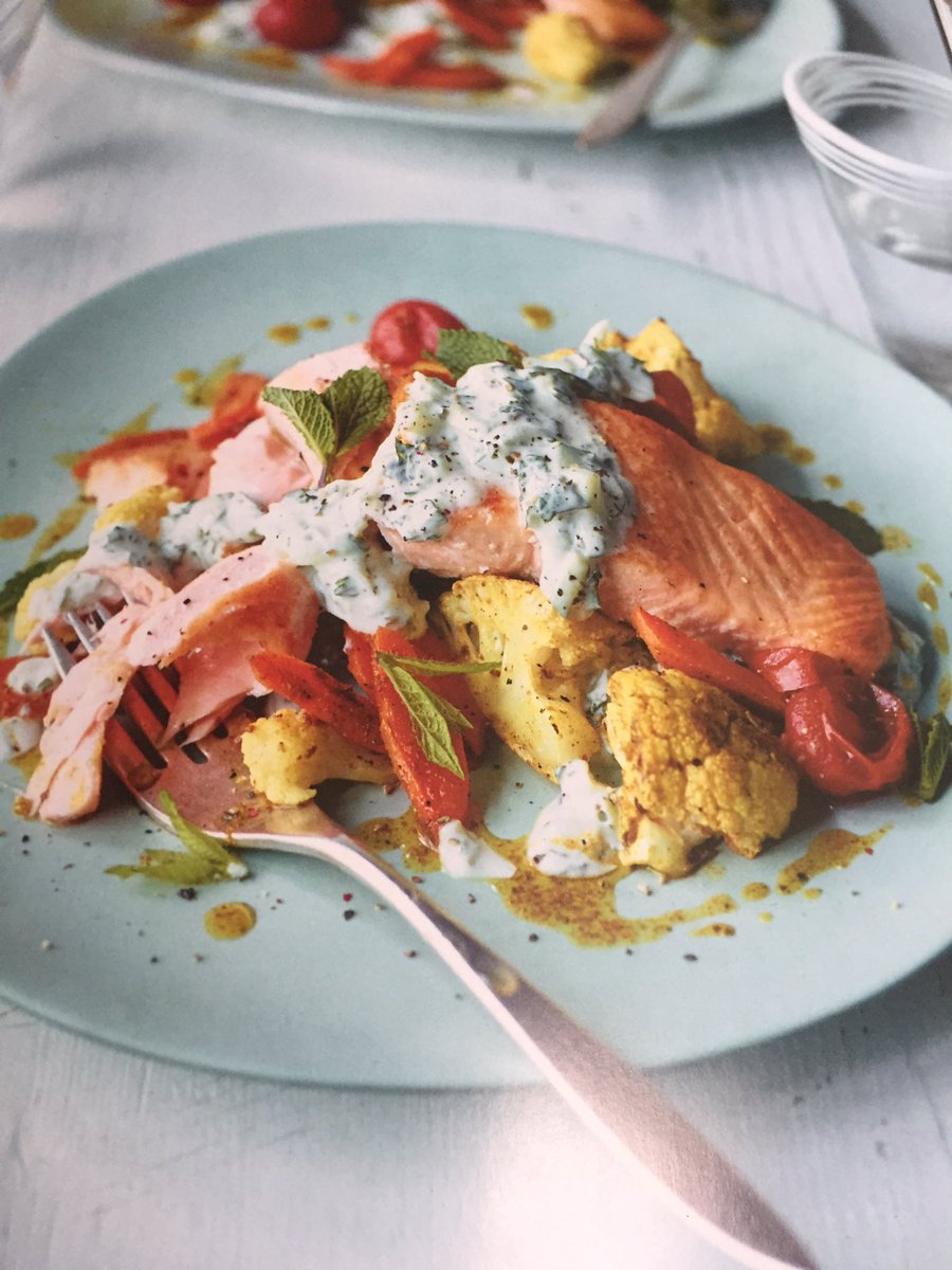 Deans2Deans's tweet photo. Just made Roast Spiced Cauliflower with Salmon from the second Lean in 15 book .... bloody lovely @thebodycoach #Leanin15 https://t.co/jIVdhJwQz9