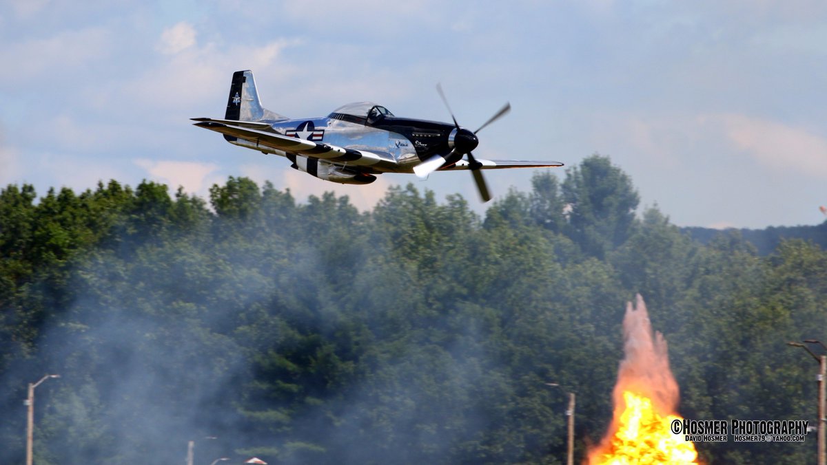 MrDaveHosmer's tweet photo. @WIAS_2017 @104fighterwing #wias2017 @QuickSilverP51 You could fly this plane 12 hours straight and no one would want it to stop. https://t.co/1q6kH0DT5J