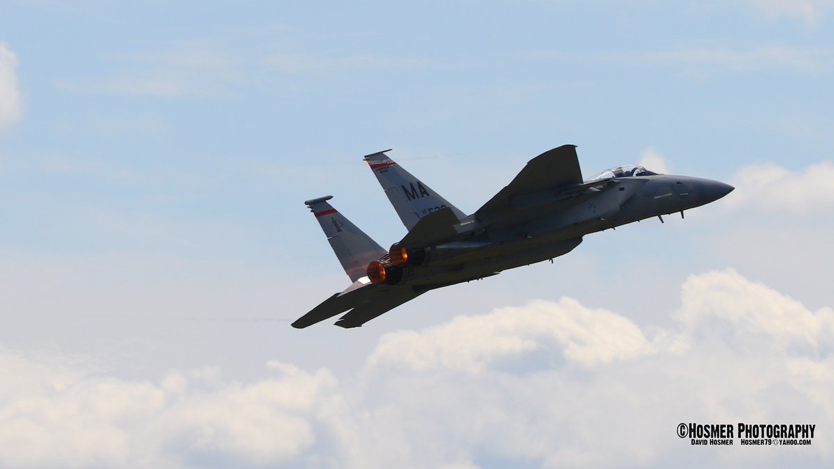 MrDaveHosmer's tweet photo. @WIAS_2017 @104fighterwing #westfieldairshow #wias2017 You guys treated the crowd to a great display. Thank you for what you do! https://t.co/RAZXpmF1ZA