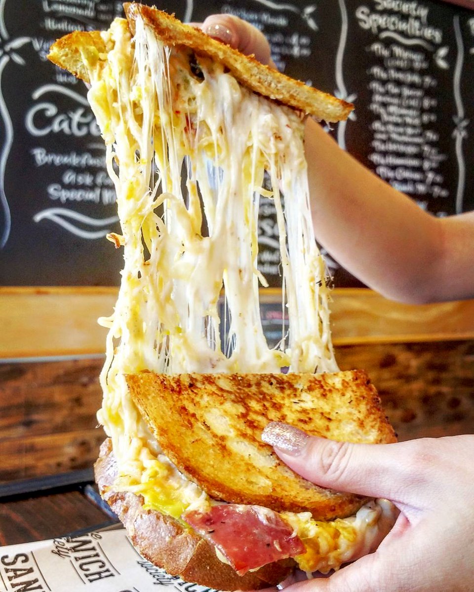 LocaShots's tweet photo. Ramen Grilled Cheese with jalepeÃ±os and kimchi.
#FoodPorn https://t.co/vbNCExDBuV