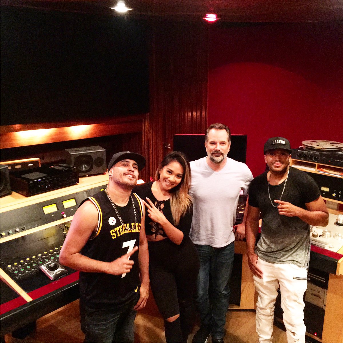ZupaNovaMusic's tweet photo. Great sesh again today with @MasteredByMike We got some new music and good news coming! #newmusic #zupanova https://t.co/y7tBevK2Uy