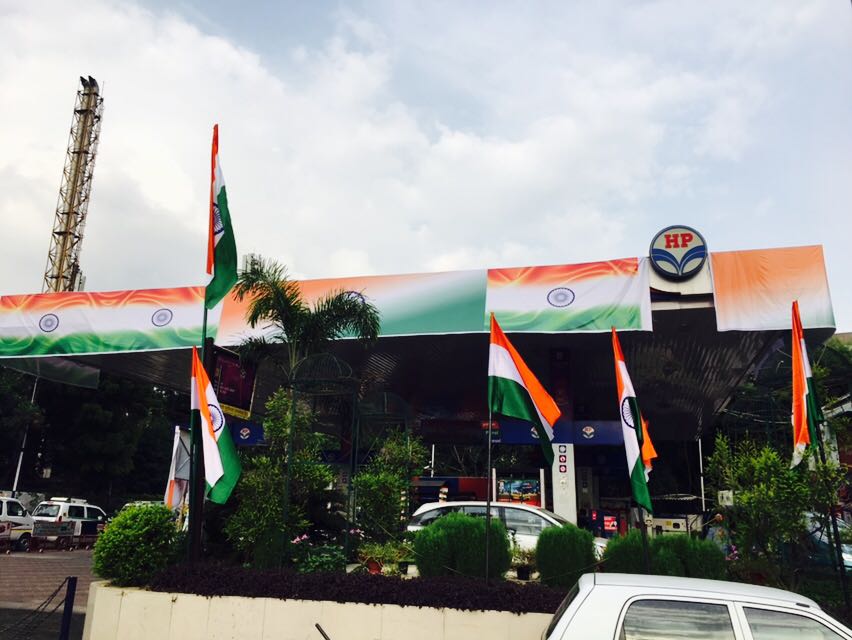 bikram_hpcl's tweet photo. Come celebrate #Independanceday2017 @HPCL  Respect &amp; responsibility for d #independance @subodhbatra10 

Azadi diwas ki hardik shubhkamnaye https://t.co/ZDOKvK3tl9