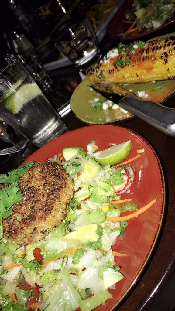 Falelua85's tweet photo. Only at Segundo on the strip can I get the Veggie Burger I got last night on my Ensalada Picada! #elsegundo #stripburger #celebration2017 https://t.co/Q6yGjLeFZd
