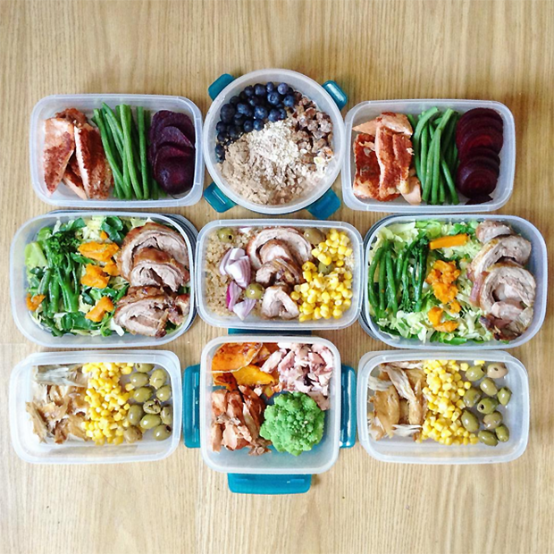 vitamynuk's tweet photo. Food prep tip! Guard against overeating by portioning your nuts, veggies or favourite nibbles into plastic baggies or portable jars. #Tipq https://t.co/RFIiD3LmLR