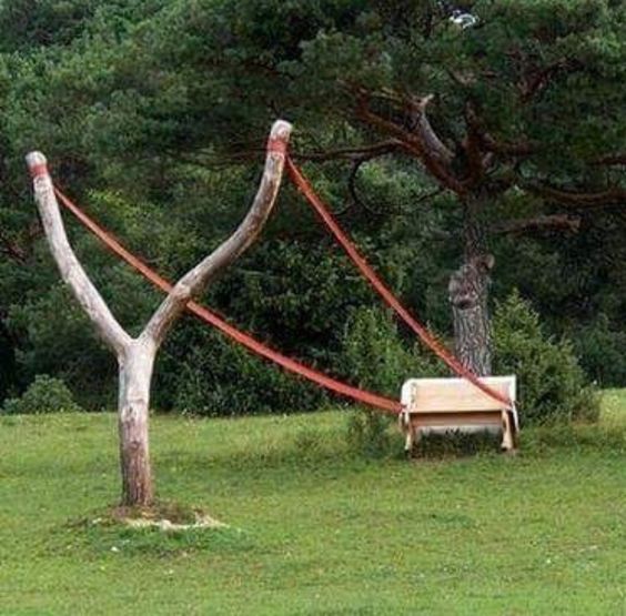 YardProduct's tweet image. Not sure I would trust this bench... #landscapinghumor #gardeninghumor