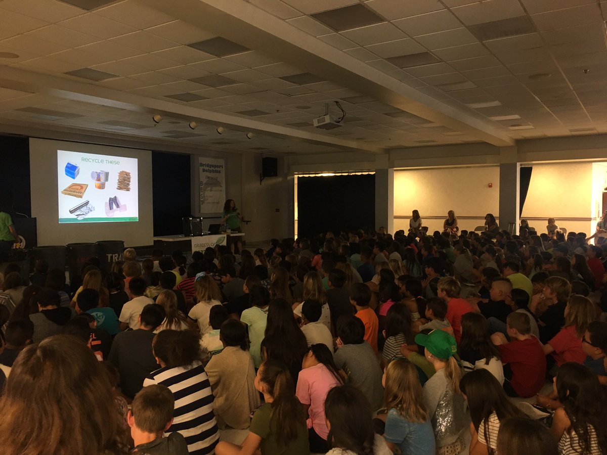 SUSDBridgeport's tweet photo. Kicking off Yr 2 of our Grades of Green Participation! Great reminders of how our students can make a difference! #gradesofgreen #tflc https://t.co/vIENky065l