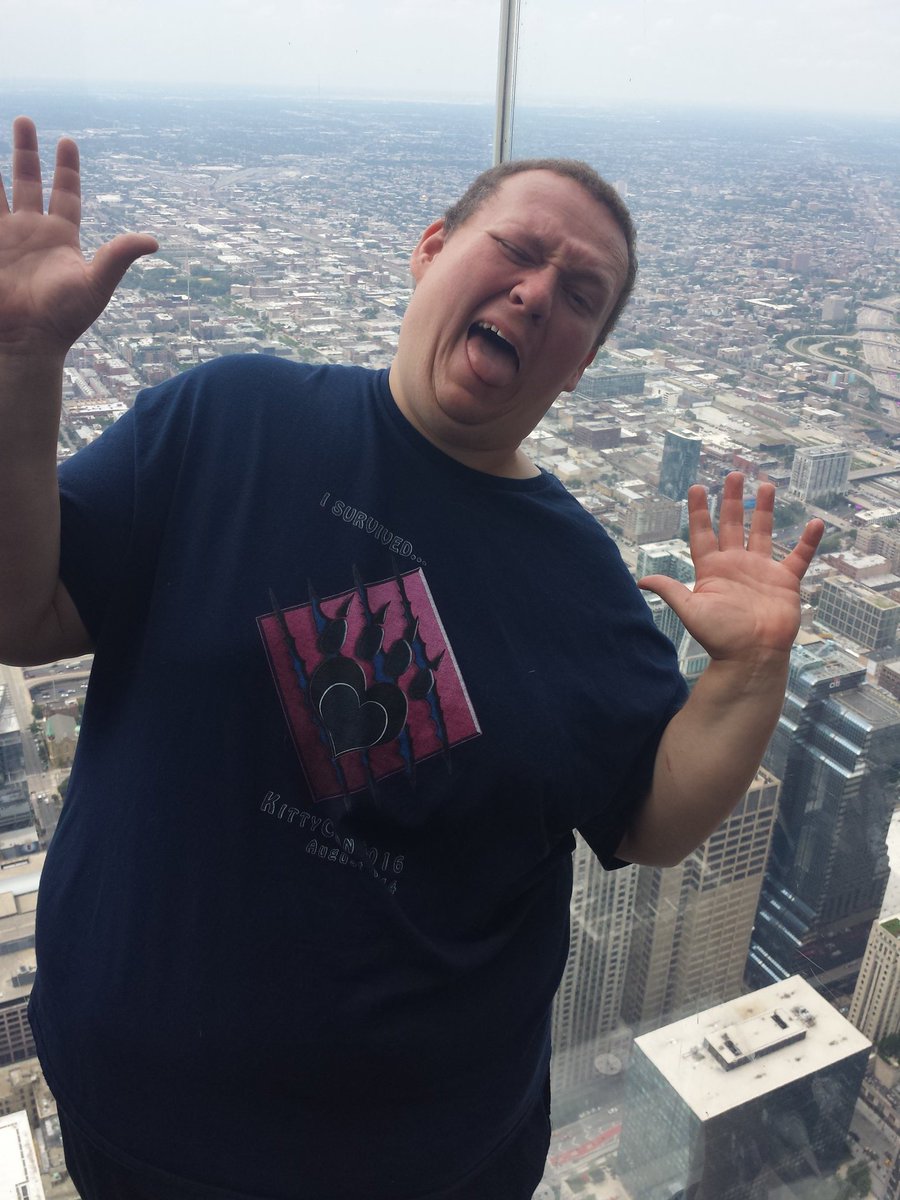 Kitty_Haz_Claws's tweet photo. Top of the Sears/Willis Tower! #KittyCon2017 (1 of 2) https://t.co/1xgc2gLDrB