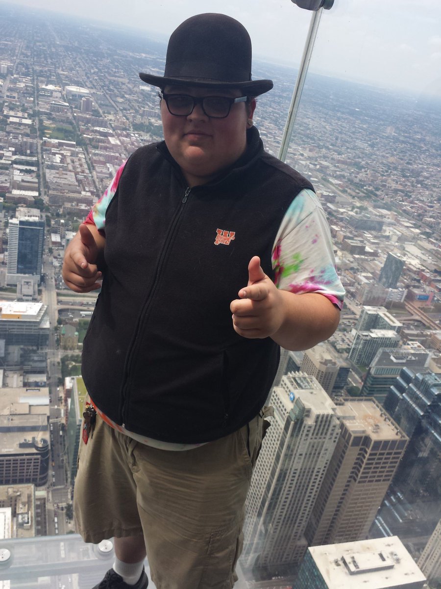 Kitty_Haz_Claws's tweet photo. Top of the Sears/Willis Tower! #KittyCon2017 (1 of 2) https://t.co/1xgc2gLDrB
