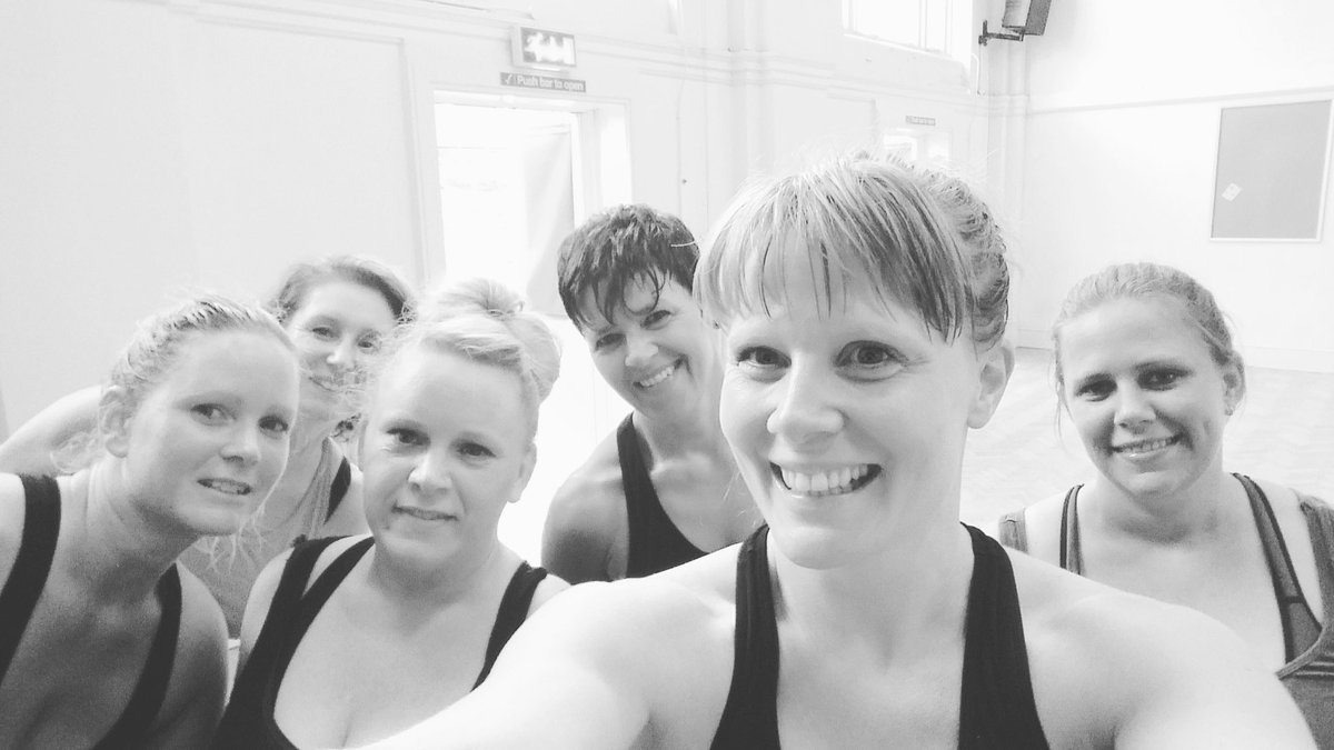 RedefineRDF's tweet photo. Tonight's sweaty dream team! #Redefine #padattack #parry #slip #jabcross #frontkicks #turningkicks https://t.co/q8mhwN2OY3