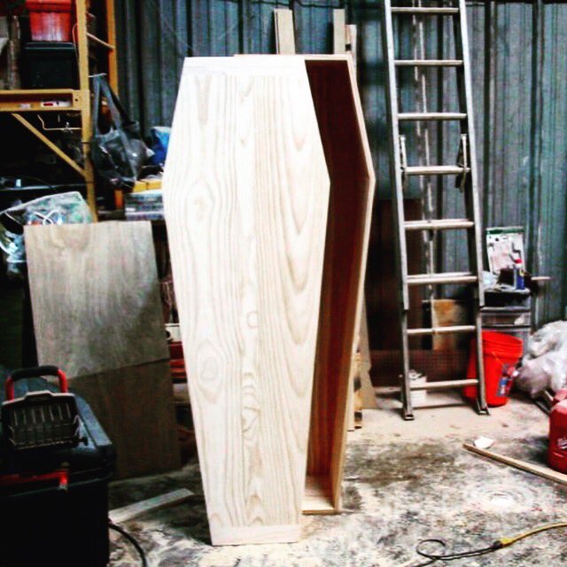 DieLocal's tweet image. Hand made pine box coffin - $760.00  #burial #funeral #goth #gothic #casket #coffin #pinebox #greenburial #woodwork #carpenter #death