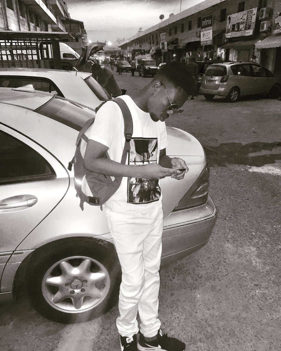 BOPDENARR's tweet image. Départ pour YAOU. Grand show tout à l'heure. #VILAIN #MeilleurHITdelété2017 #BOPDENARR #GODOFPUNCHLINE #JeNeFaisPasDuRapJefaisduBOPDENARR