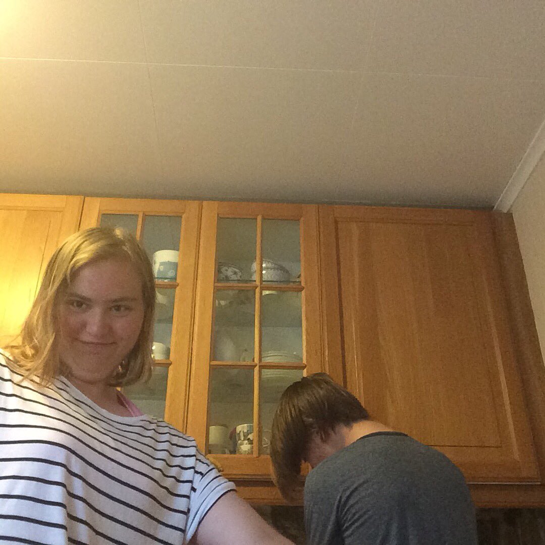 Mathilde_hello's tweet image. Hey @RosannaPansino me and my best friend made strudel by your recipe hope you like it😊😊 much love from Norway🇳🇴🇳🇴