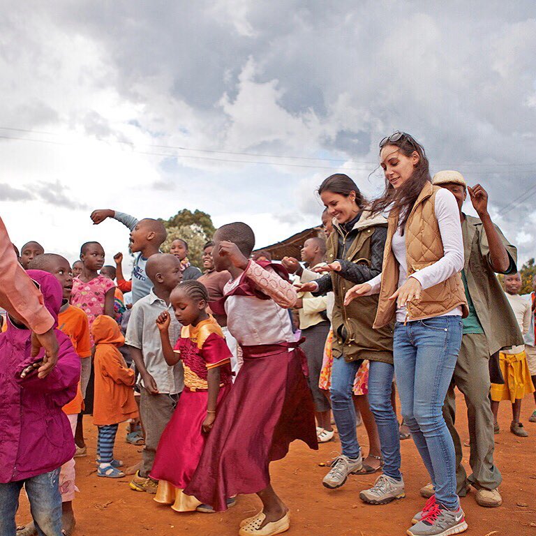 wearfigs's tweet image. At FIGS we embrace what makes us different. Hate has no place here. Love your scrubs, love each other. #Charlottesville #threadsforthreads