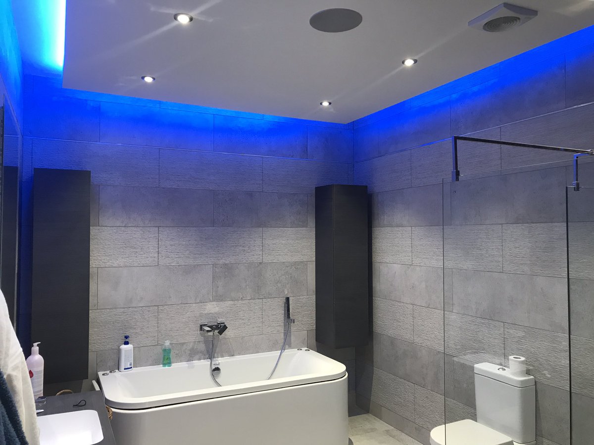 SimplyMatthews's tweet photo. A few pictures of one of our recent projects @Control4 @RakoControls #Vermont https://t.co/ElkbFKugV9