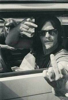 FlashiKat's tweet photo. @collette04 @NormansCat @wwwbigbaldhead @JDMorgan @StevenOgg #MondayFeels π #TWDMen π
https://t.co/4OYf6utjyu