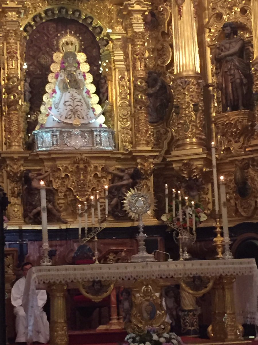 hdadmatrizrocio's tweet photo. Vigilia de oración en el santuario de la Virgen del Rocío. https://t.co/yGnhL58rdg
